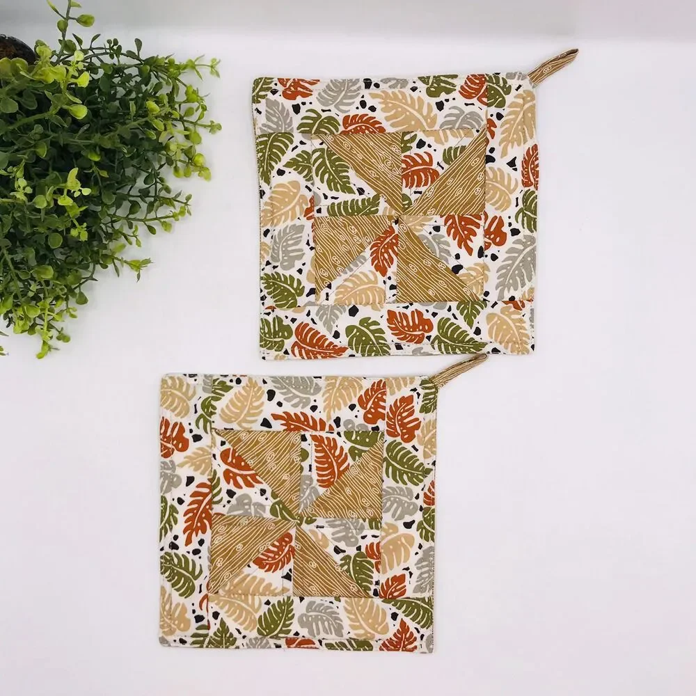 2 Square Potholders, Pinwheel, Montstera Plant Neutral, 2 Piece Baking Set
